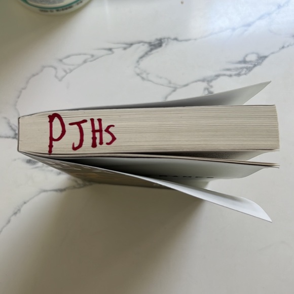 The Hunger Games book By Suzanne Collins - Picture 3 of 3